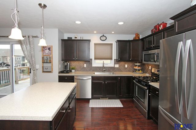 1025 Cyprus Boulevard, Hickman, NE 68372