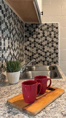 260 S CORINTH Street 238, Dallas, TX 75203