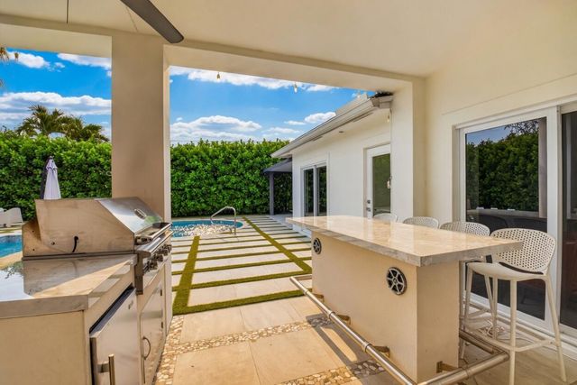 1044 NW 6th Drive, Boca Raton, FL 33486