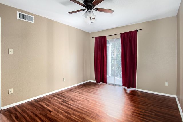 18511 Egret Bay Boulevard 606, Webster, TX 77058