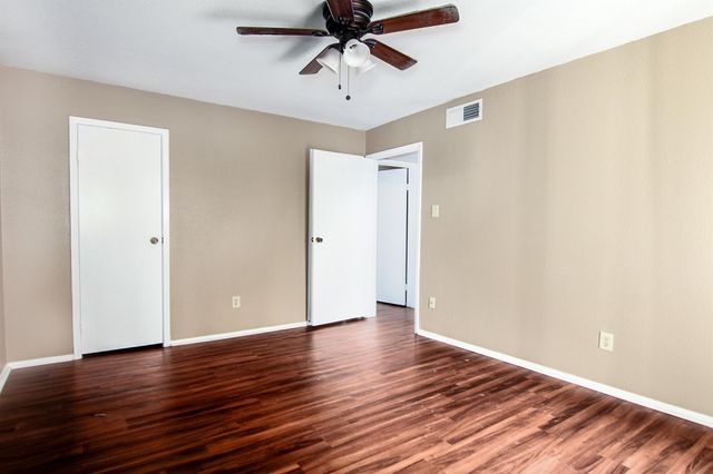 18511 Egret Bay Boulevard 606, Webster, TX 77058