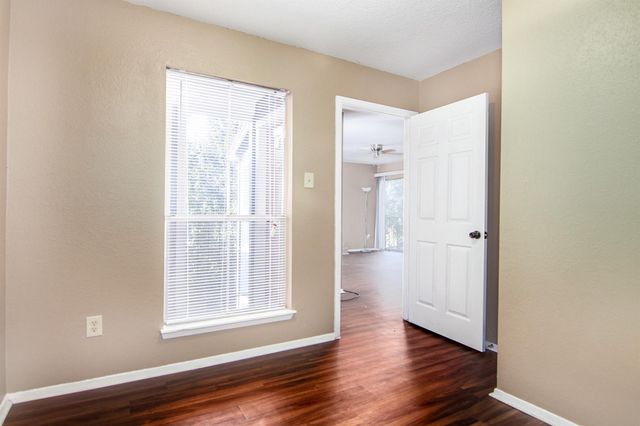 18511 Egret Bay Boulevard 606, Webster, TX 77058