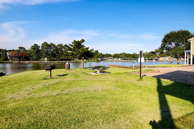 18511 Egret Bay Boulevard 606, Webster, TX 77058