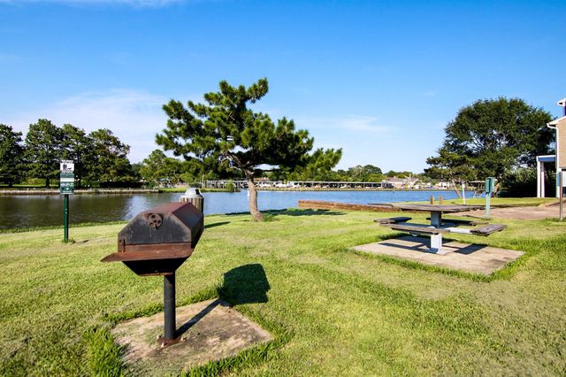 18511 Egret Bay Boulevard 606, Webster, TX 77058