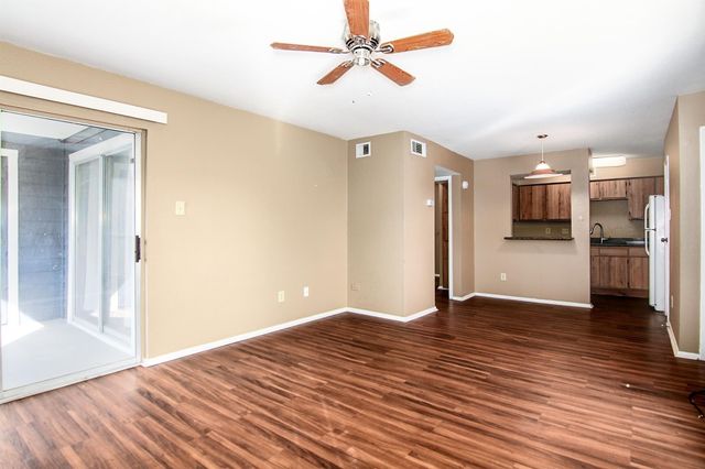 18511 Egret Bay Boulevard 606, Webster, TX 77058