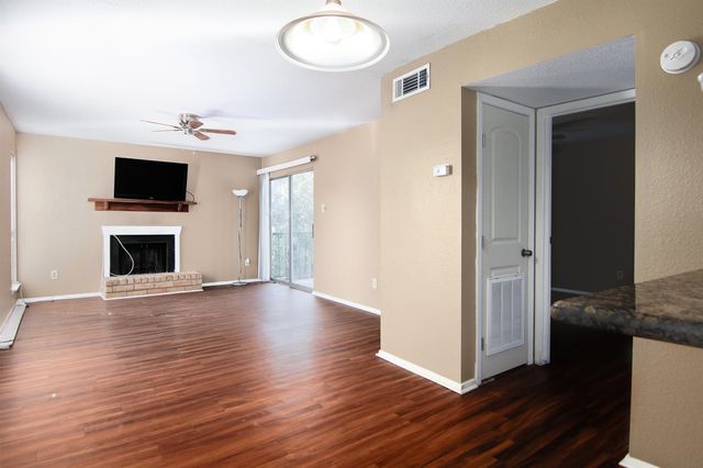 18511 Egret Bay Boulevard 606, Webster, TX 77058