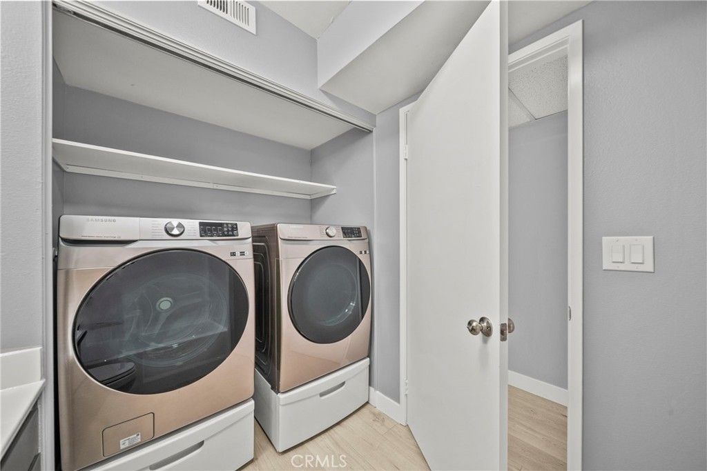 Image 11 of property listing at 27949 Tyler 355, Canyon Country, CA 91387