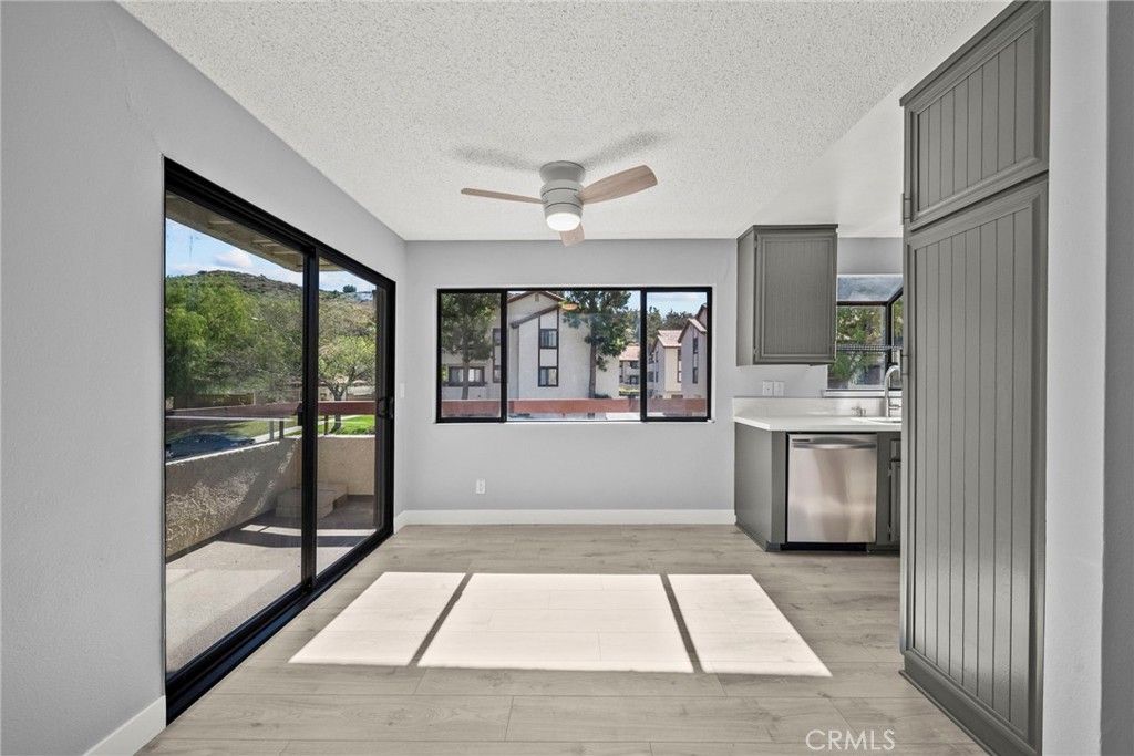 Image 4 of property listing at 27949 Tyler 355, Canyon Country, CA 91387