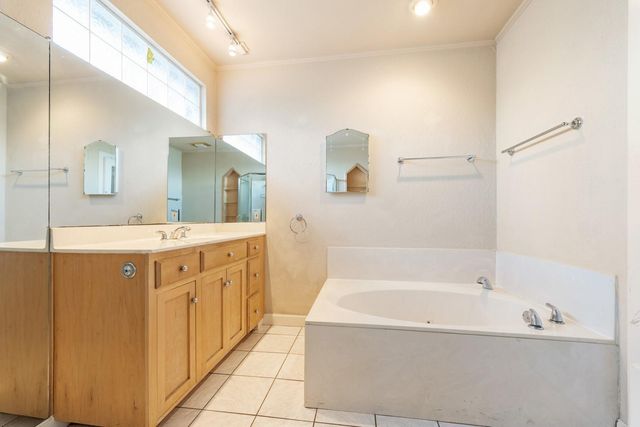 921 E 37th ST A, Austin, TX 78705