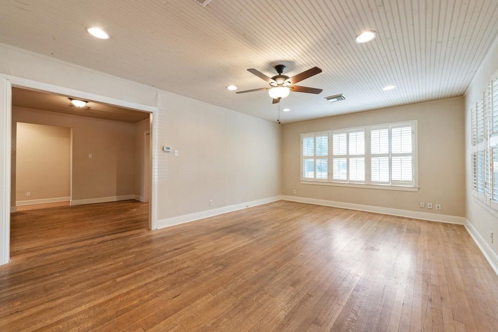 921 E 37th ST A, Austin, TX 78705