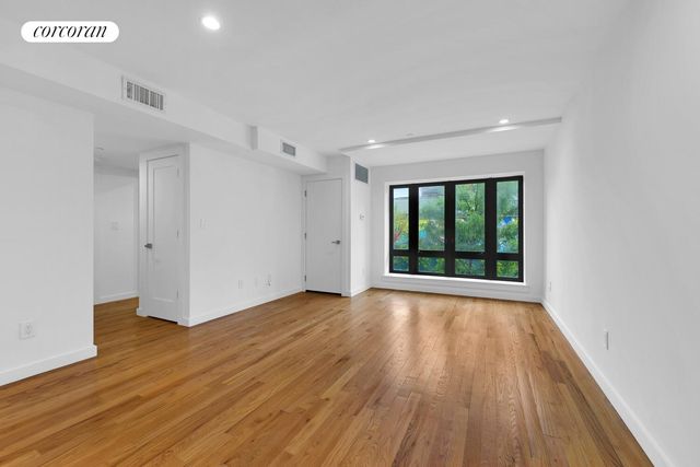 3025 21st St Apt 2C, New York City, NY 11102