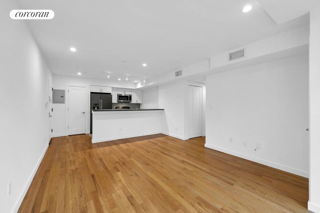 3025 21st St Apt 2C, New York City, NY 11102