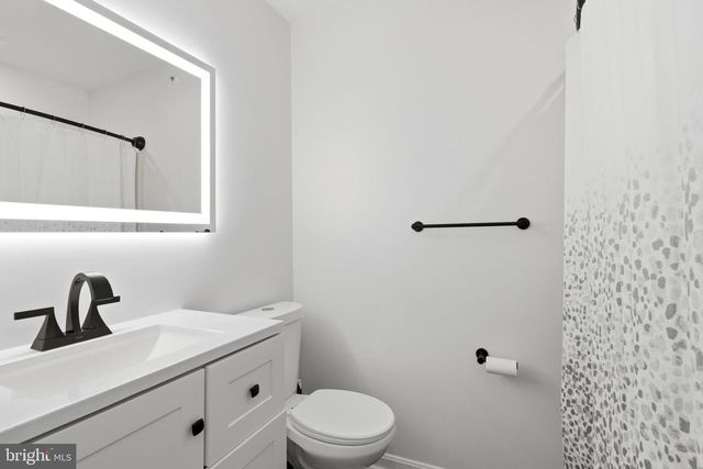 23 RED JONATHAN, Baltimore, MD 21208