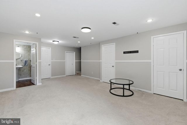 23 RED JONATHAN, Baltimore, MD 21208