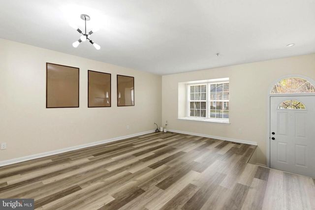 23 RED JONATHAN, Baltimore, MD 21208