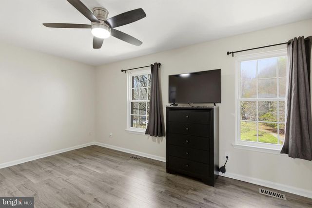 23 RED JONATHAN, Baltimore, MD 21208