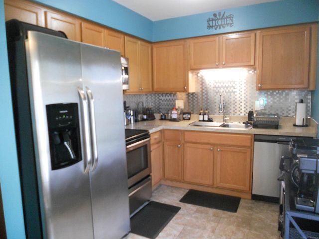 24541 Seaton Circuit E. Drive BLDG 2, UNIT 15., Warren, MI 48091