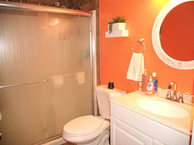 24541 Seaton Circuit E. Drive BLDG 2, UNIT 15., Warren, MI 48091