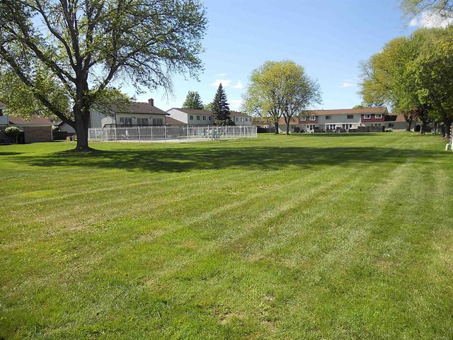 24541 Seaton Circuit E. Drive BLDG 2, UNIT 15., Warren, MI 48091