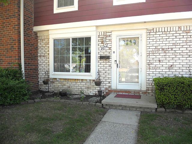 24541 Seaton Circuit E. Drive BLDG 2, UNIT 15., Warren, MI 48091
