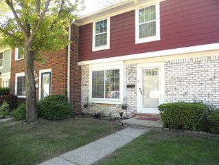 24541 Seaton Circuit E. Drive BLDG 2, UNIT 15., Warren, MI 48091