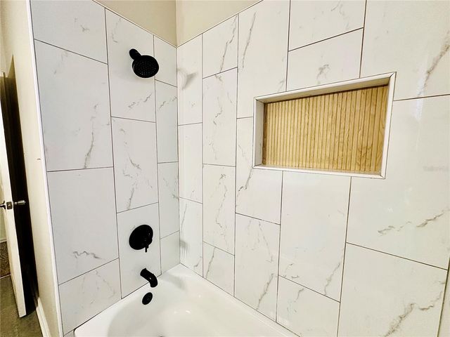 1643 SAND HOLLOW LANE, Valrico, FL 33594