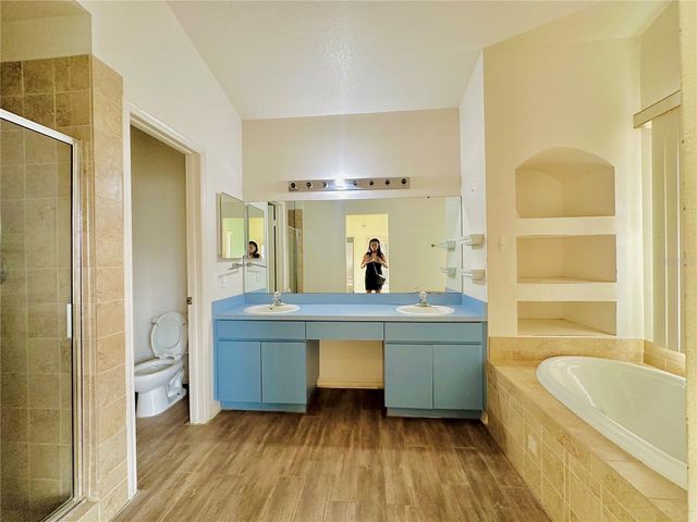 1643 SAND HOLLOW LANE, Valrico, FL 33594