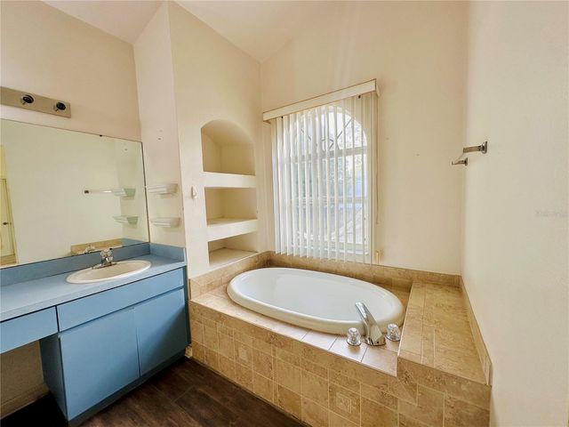 1643 SAND HOLLOW LANE, Valrico, FL 33594