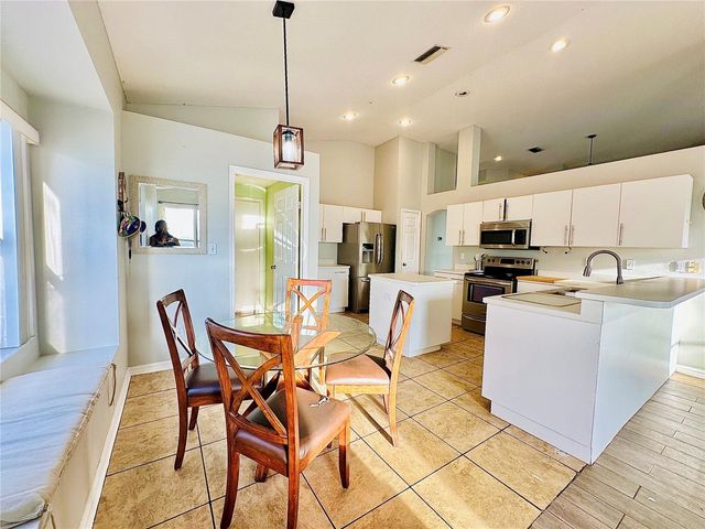 1643 SAND HOLLOW LANE, Valrico, FL 33594