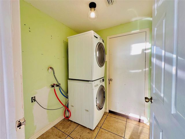 1643 SAND HOLLOW LANE, Valrico, FL 33594