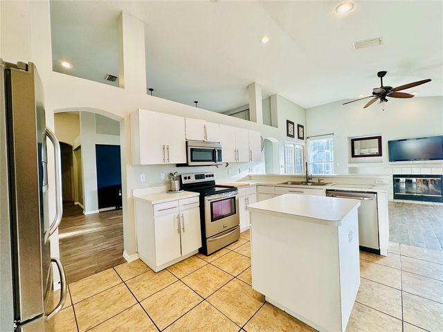 1643 SAND HOLLOW LANE, Valrico, FL 33594