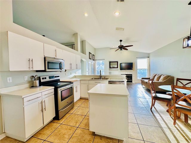 1643 SAND HOLLOW LANE, Valrico, FL 33594