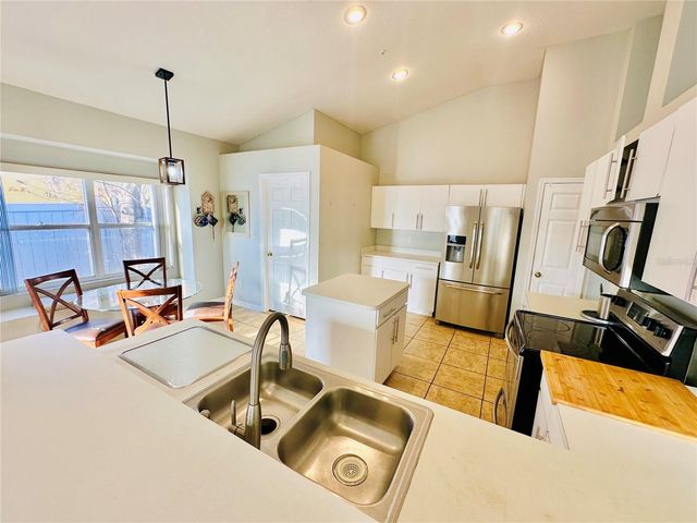 1643 SAND HOLLOW LANE, Valrico, FL 33594