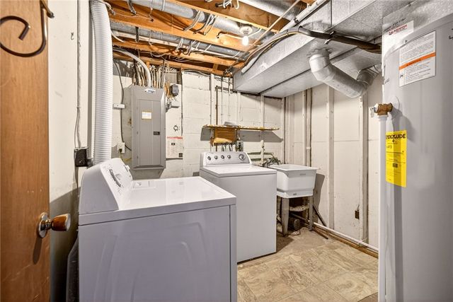 9 Hollingham, Perinton, NY 14450