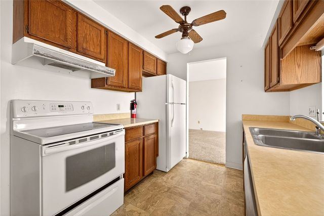 9 Hollingham, Perinton, NY 14450