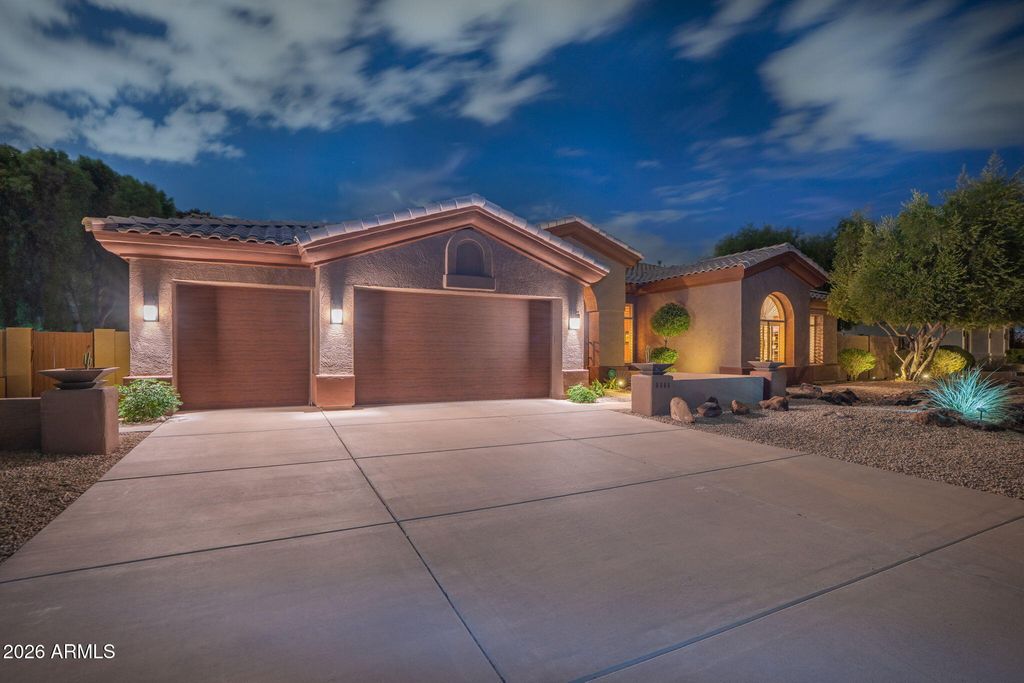5565 W PINNACLE HILL Drive, Glendale, AZ 85310 — photo 4
