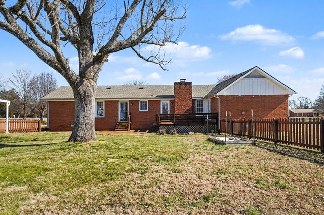 710 Washington Dr, Lebanon, TN 37087