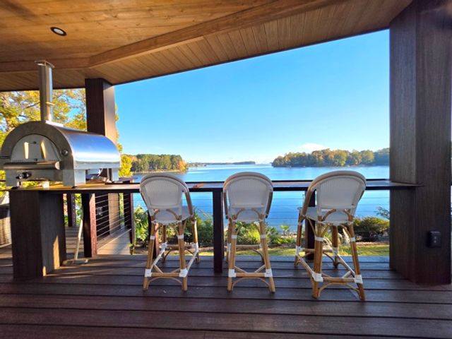 516 Hillandale Road, Seneca, SC 29672