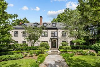 605 Arbor Vitae Road, Winnetka, IL 60093