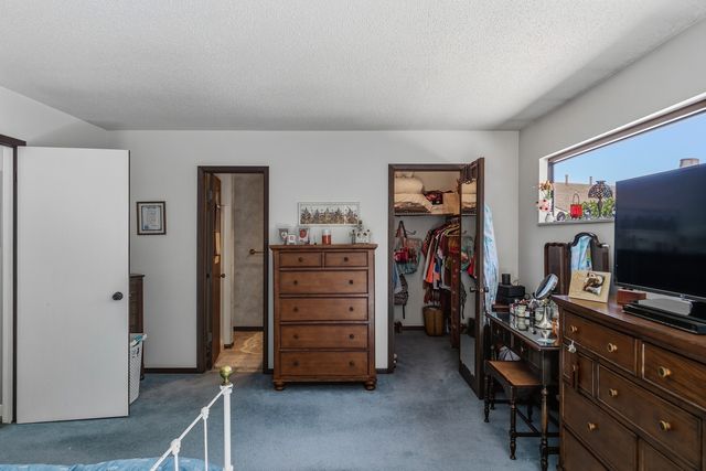 1225 35th Street Drive L, Moline, IL 61265