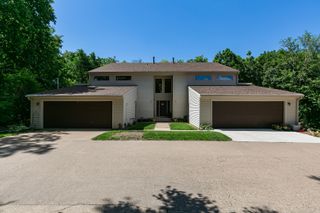 1225 35th Street Drive L, Moline, IL 61265