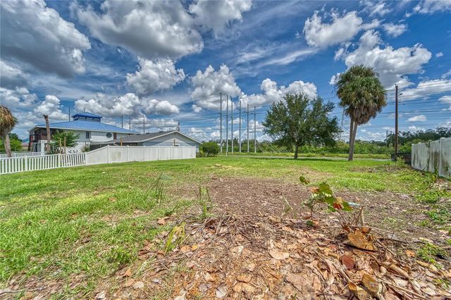 BAY DRIVE, Gibsonton, FL 33534