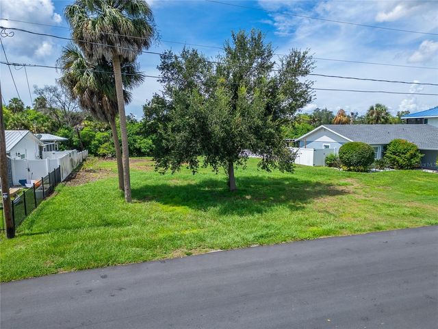BAY DRIVE, Gibsonton, FL 33534