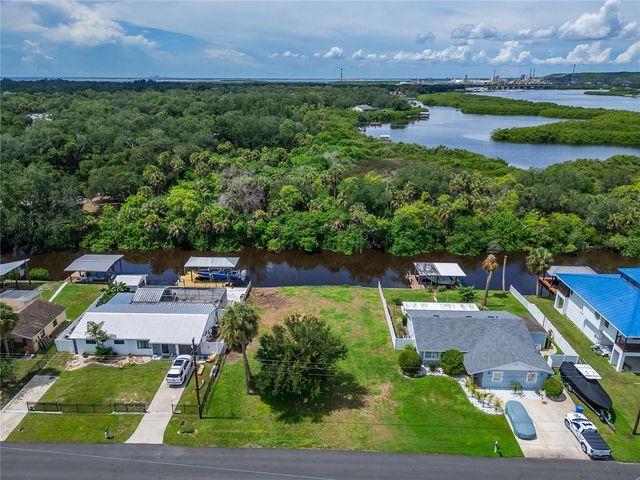 BAY DRIVE, Gibsonton, FL 33534