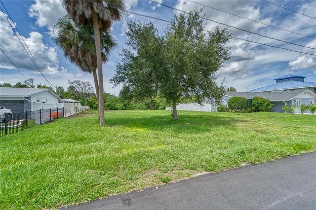 BAY DRIVE, Gibsonton, FL 33534