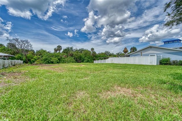 BAY DRIVE, Gibsonton, FL 33534