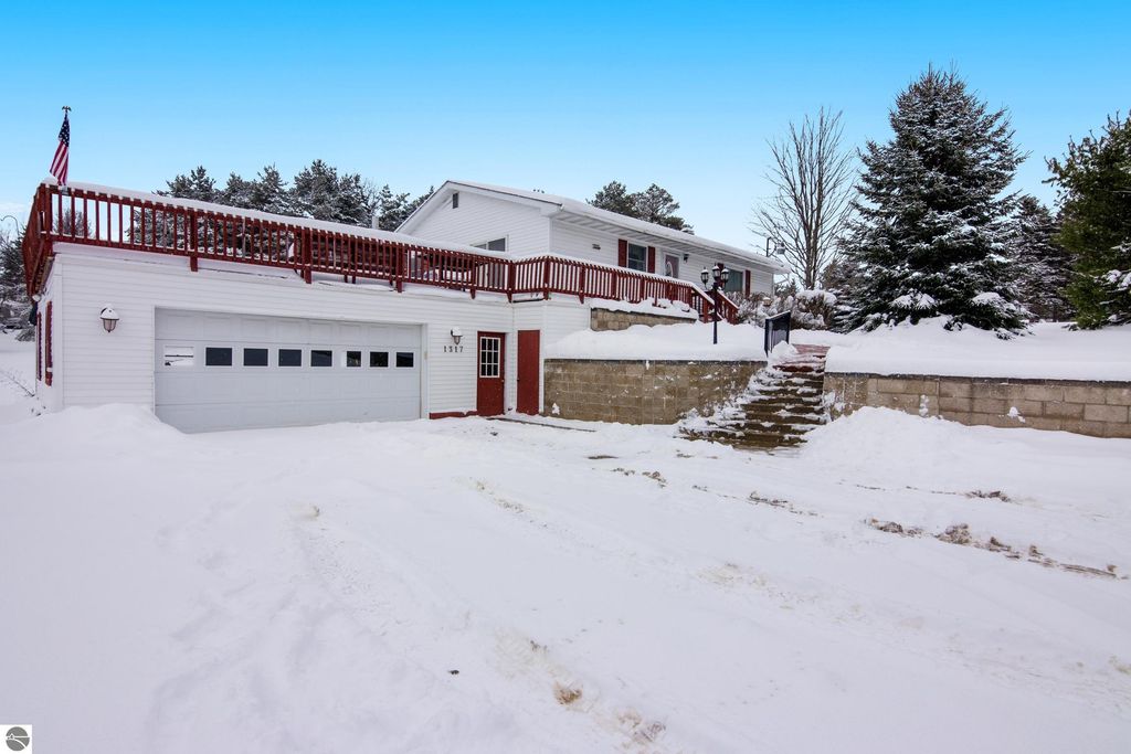 Image 1 of property listing at 1317 E Wexford Avenue, Buckley, MI 49620