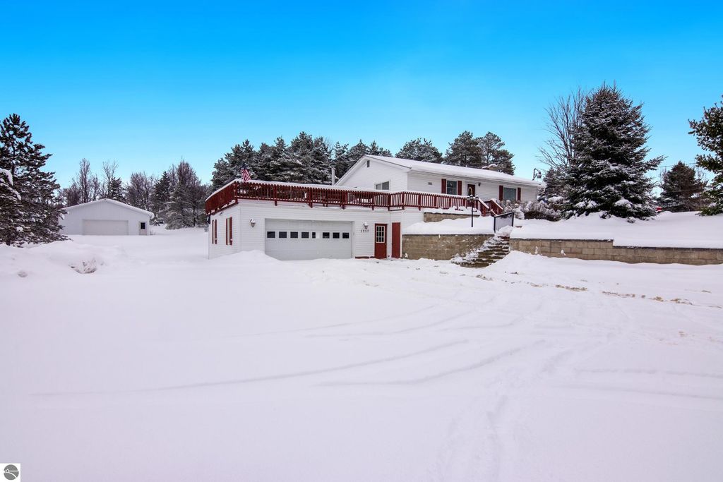 Image 2 of property listing at 1317 E Wexford Avenue, Buckley, MI 49620