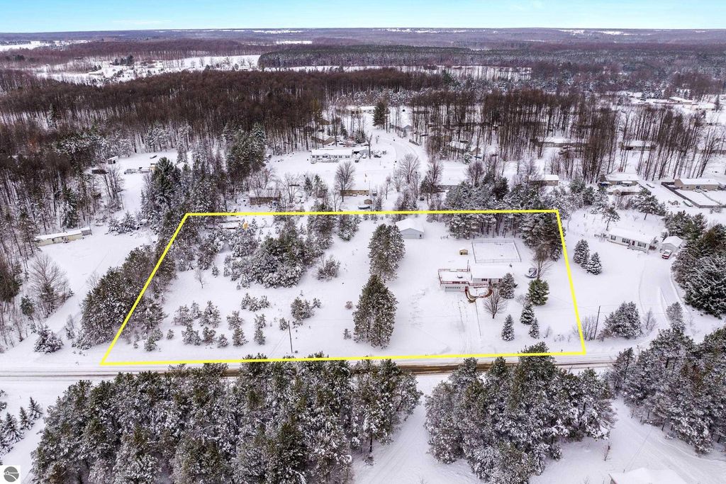 Image 25 of property listing at 1317 E Wexford Avenue, Buckley, MI 49620