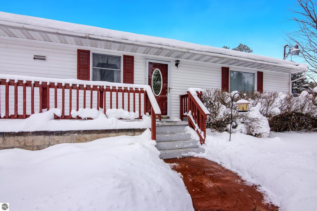 Image 4 of property listing at 1317 E Wexford Avenue, Buckley, MI 49620